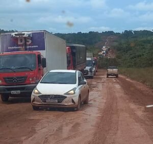 Chuva Intensa Provoca Congestionamento de 30 km na BR-163 no Pará