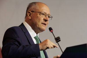 Alckmin: Governo avalia antecipar imposto para elétricos – 16/04/2025 – Mercado