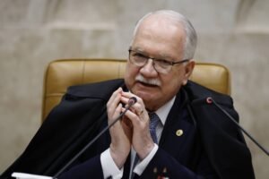 Congresso deve criar mecanismos de contenção de fake news, diz Fachin – 29/04/2025 – Brasília Hoje