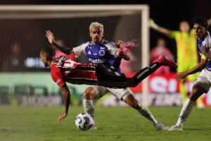 Infinitos espaços num campo de futebol – 22/04/2025 – Tostão