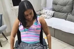 Mulher diz perder parte da visão após botar silicone – 14/04/2025 – Equilíbrio e Saúde
