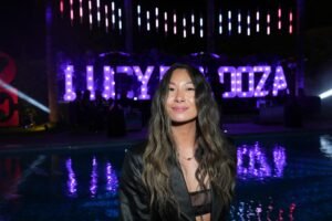 Quem é Lucy Guo, que desbancou Taylor Swift e virou a bilionária mais jovem do mundo