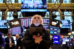 Wall Street sobe com papéis de tecnologia e diminuição de tensões tarifárias