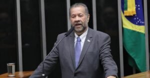 Fraude de R$ 6,3 bilhões no INSS derruba Carlos Lupi e acende alerta no governo Lula