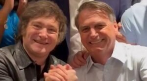 Documento é encontrado no celular de Bolsonaro com pedido de asilo político a Milei