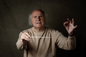 Karabtchevsky celebra 50 anos da Opes em concerto – 01/08/2025 – Ilustrada