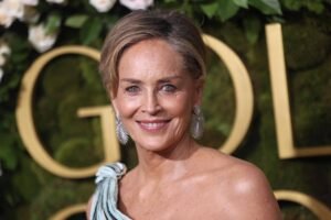 Sharon Stone diz que ganha mais como modelo – 05/08/2025 – Celebridades