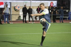 Tarcísio joga futebol com prefeitos após prometer verba – 26/08/2025 – Poder