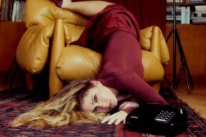 Atriz adapta livro de Annie Ernaux em espetáculo solo – 02/09/2025 – Mônica Bergamo