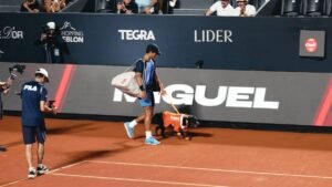 CãoDulas chamam a atenção para adoção no Rio Open – 18/02/2026 – Bom Pra Cachorro