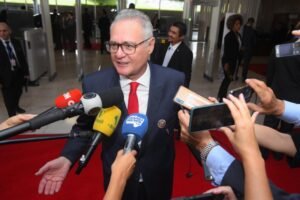 ‘Ideal seria começar trabalhos sobre Master com depoimento de Vorcaro’, diz Calheiros