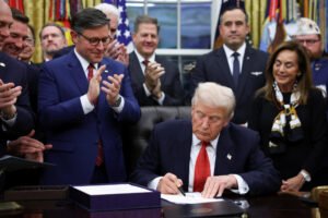 Assinatura de Trump será adicionada às notas de dólar