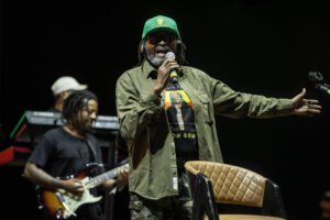 Edson Gomes canta Fogo na Babilônia no Lollapalooza – 21/03/2026 – Ilustrada