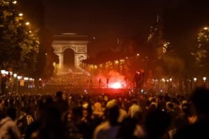 Paris prende 283 em confrontos na festa do PSG – 31/05/2026 – Esporte