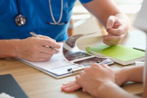 Médicos recém-formados não sabem dar más notícias – 17/07/2026 – Equilíbrio e Saúde